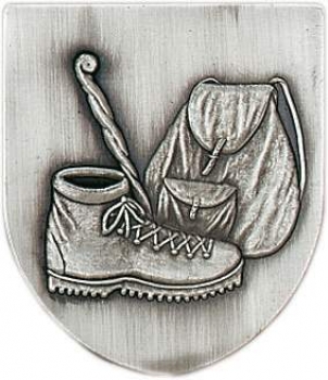 Zinn-Emblem Wappenform Wandern